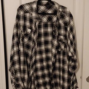 Black and white plaid blousse